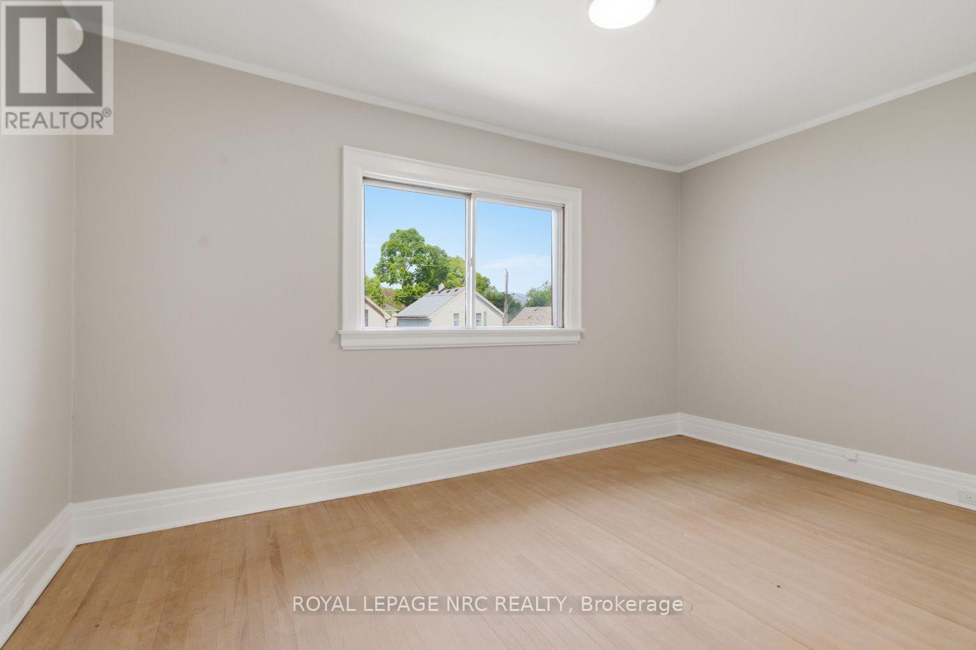 18 Chapel Street N, Thorold, Ontario  L2V 2E2 - Photo 20 - X13547100