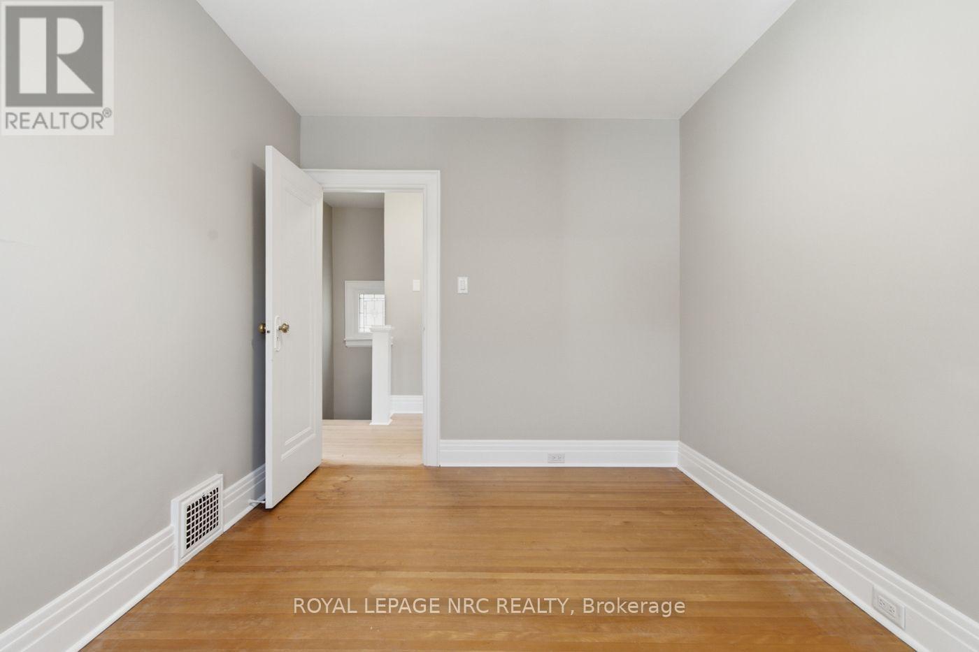 18 Chapel Street N, Thorold, Ontario  L2V 2E2 - Photo 23 - X13547100
