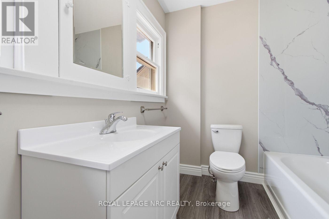 18 Chapel Street N, Thorold, Ontario  L2V 2E2 - Photo 25 - X13547100
