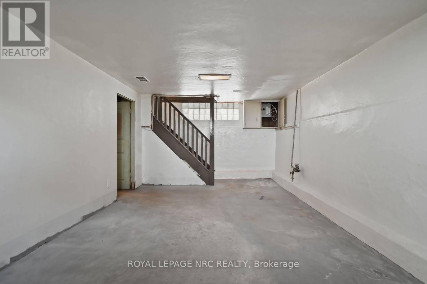 18 Chapel Street N, Thorold, Ontario  L2V 2E2 - Photo 30 - X13547100