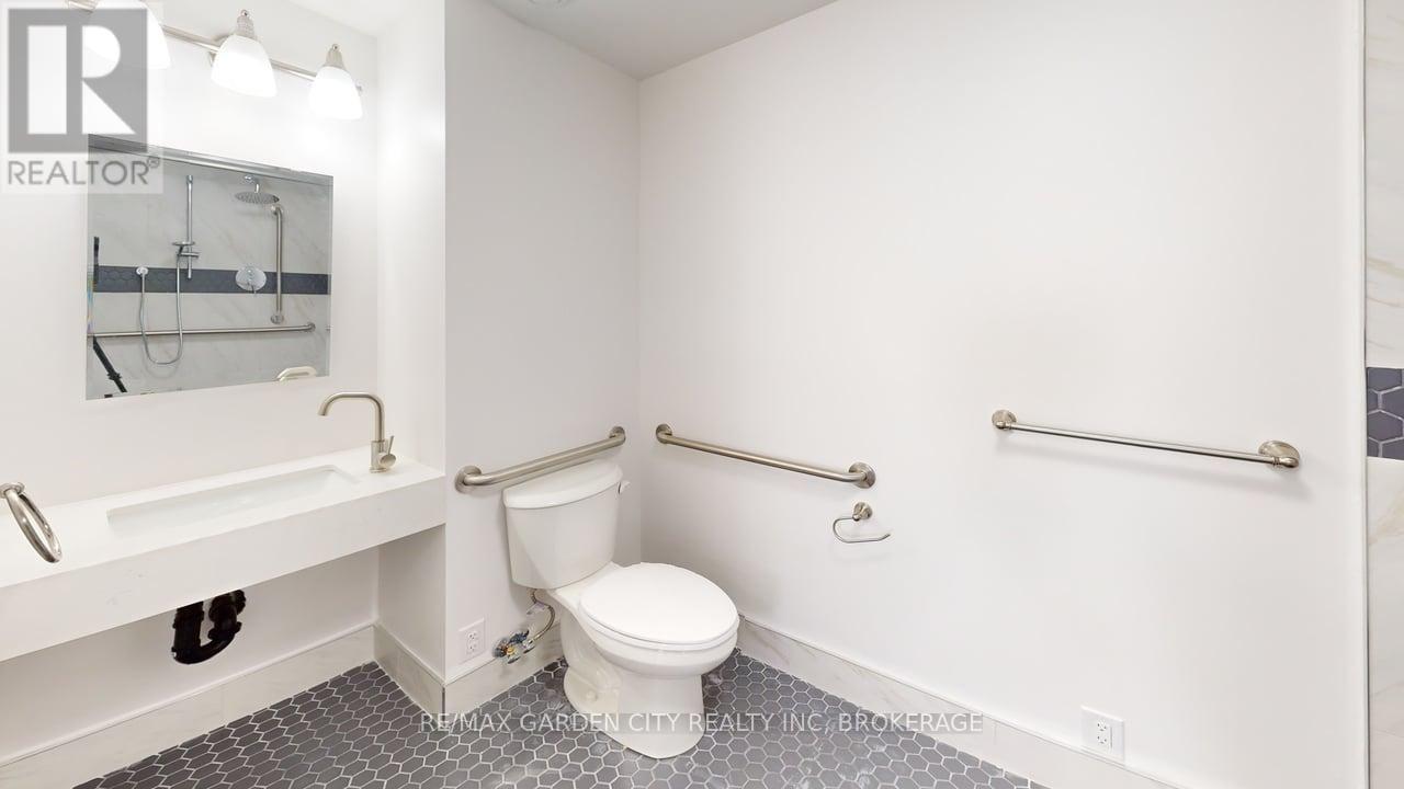 Main - 670 Upper Wentworth Street, Hamilton, Ontario  L9A 3R1 - Photo 11 - X13547652