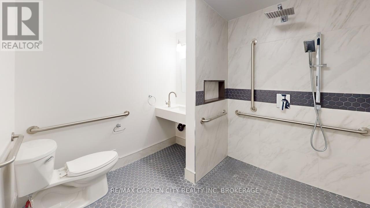 Main - 670 Upper Wentworth Street, Hamilton, Ontario  L9A 3R1 - Photo 8 - X13547652