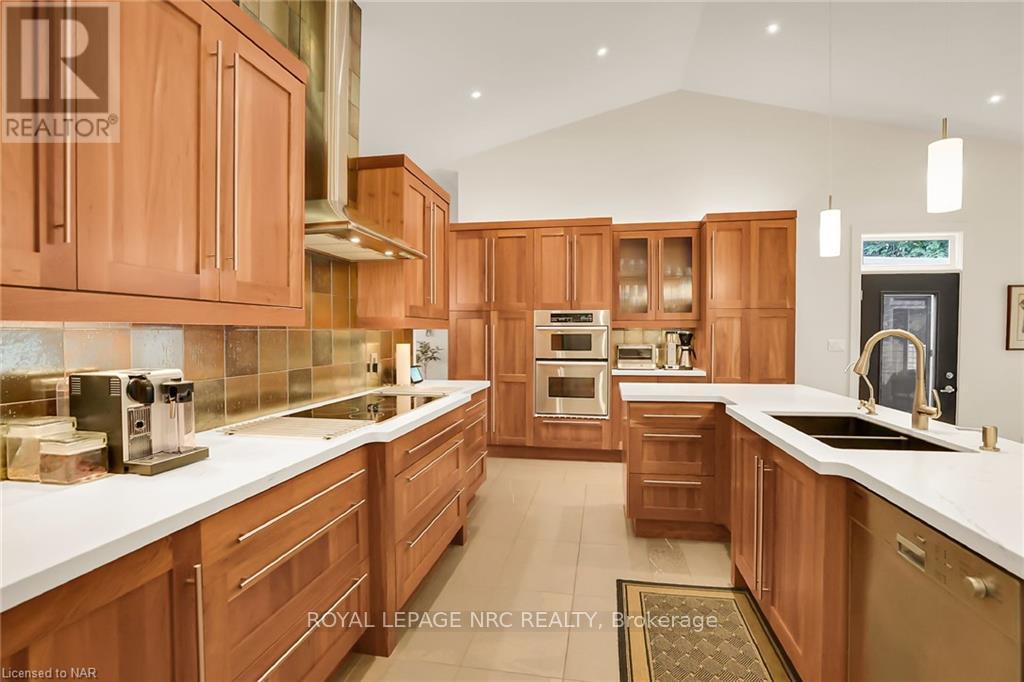 16 Spring Garden Boulevard, St. Catharines, Ontario  L2N 3P6 - Photo 10 - X13547746