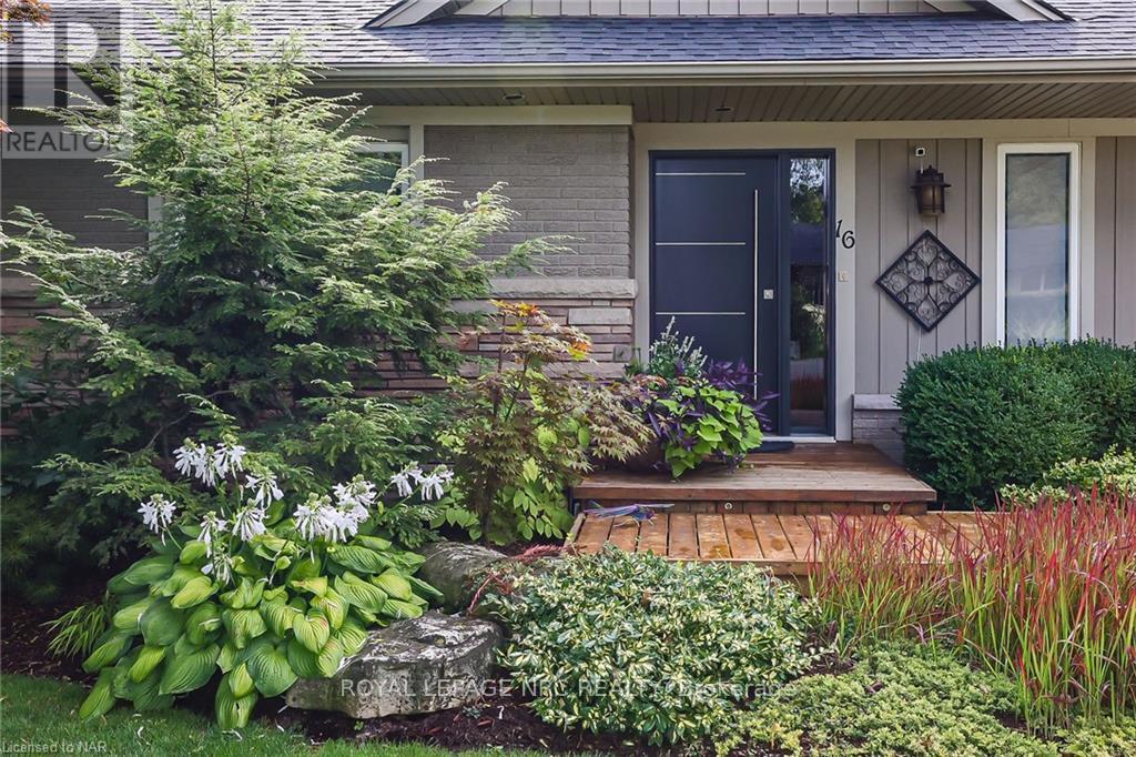16 Spring Garden Boulevard, St. Catharines, Ontario  L2N 3P6 - Photo 2 - X13547746