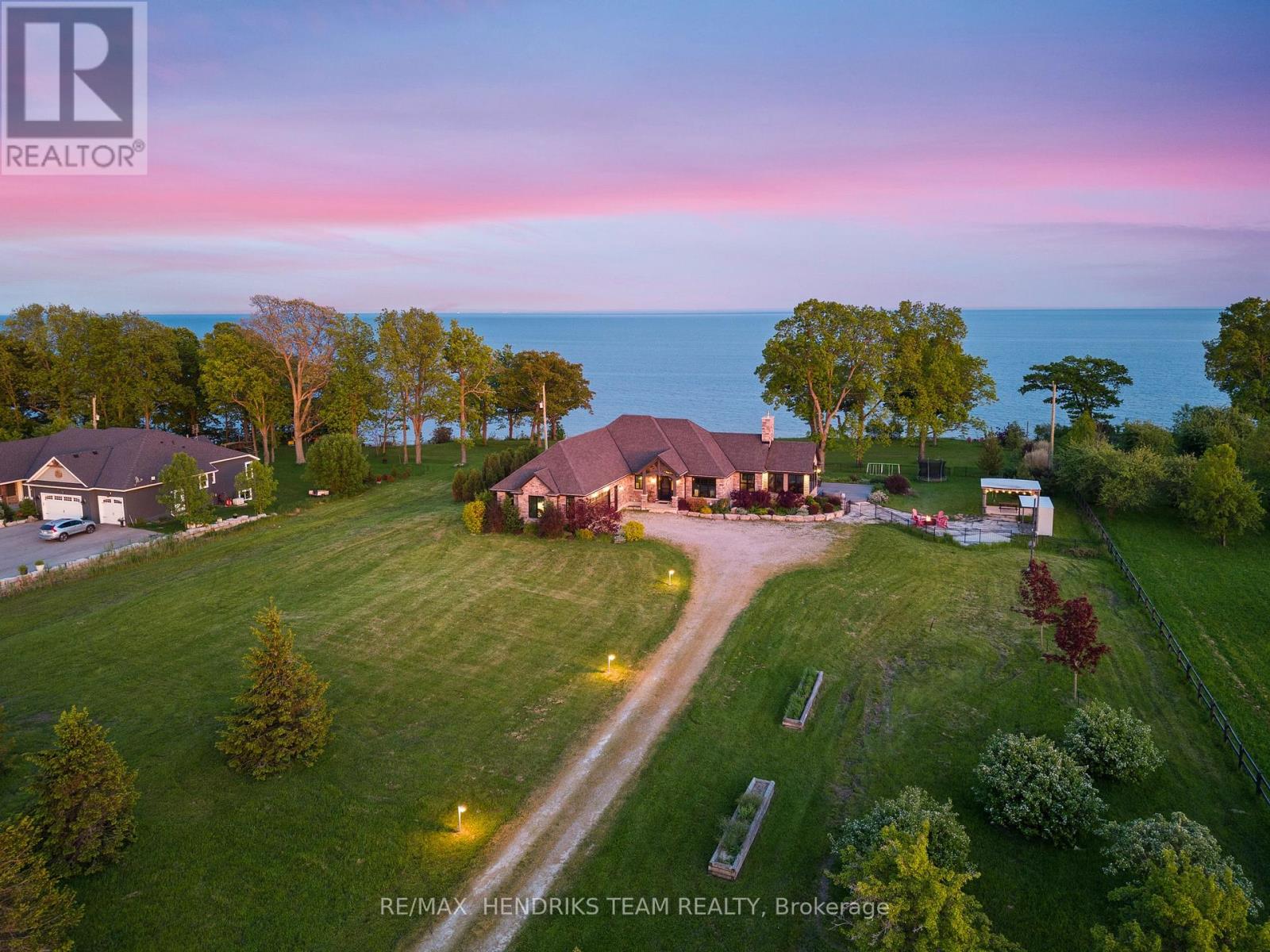 515 Sandy Bay Road, Haldimand, Ontario  N1A 2W6 - Photo 2 - X13548772