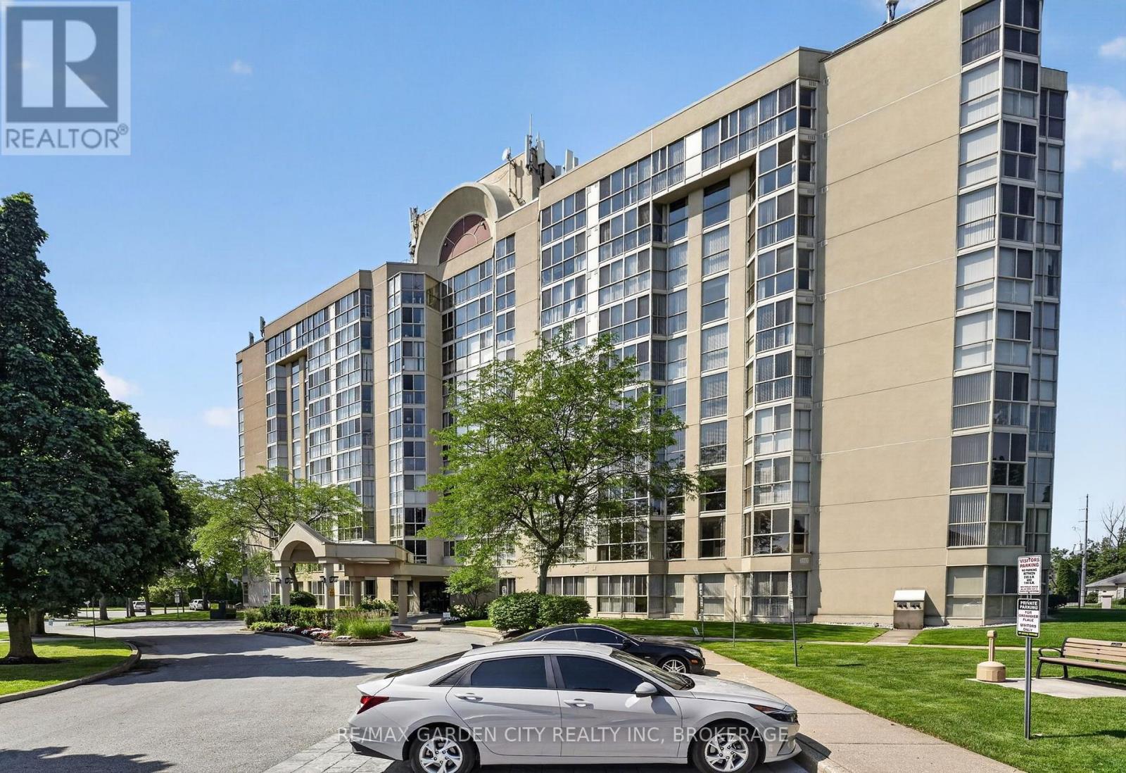 704 - 162 Martindale Road, St. Catharines, Ontario  L2S 3S4 - Photo 2 - X13549312