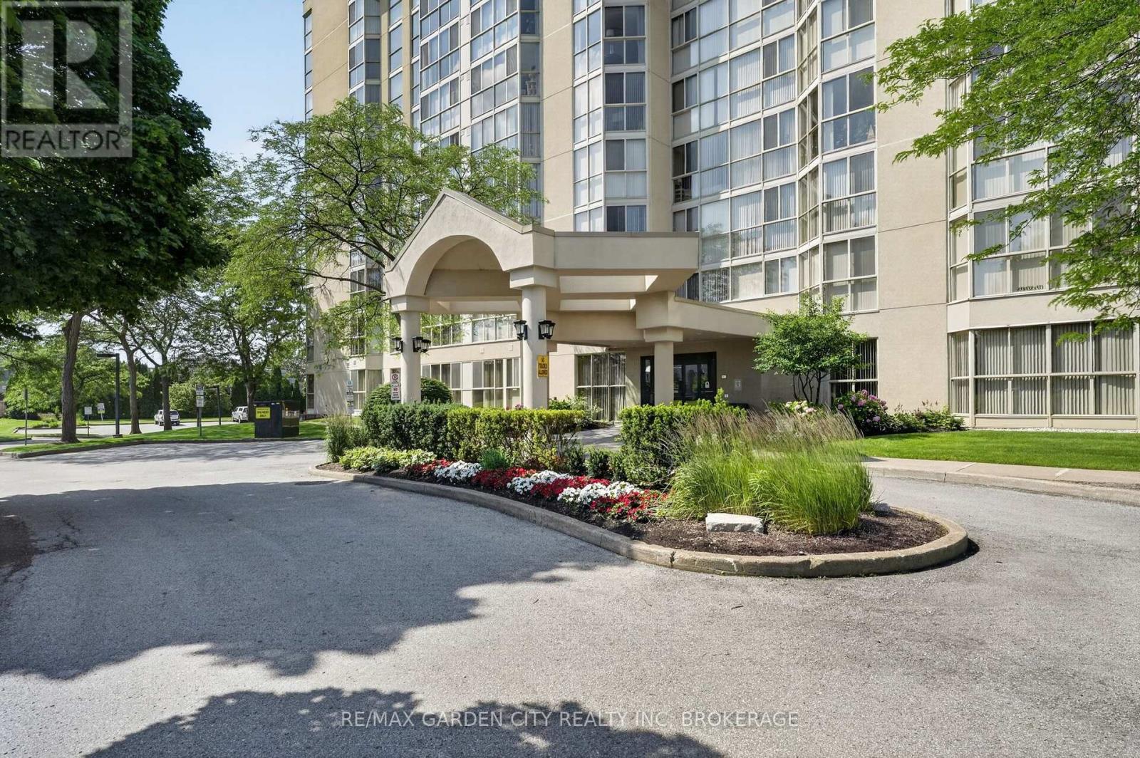704 - 162 Martindale Road, St. Catharines, Ontario  L2S 3S4 - Photo 3 - X13549312
