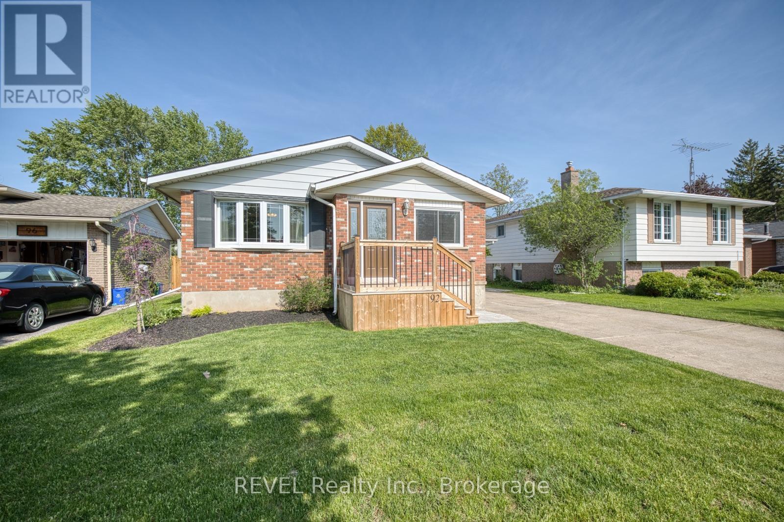 92 Royal Oak Drive, Welland, Ontario  L3C 5V9 - Photo 4 - X13551114