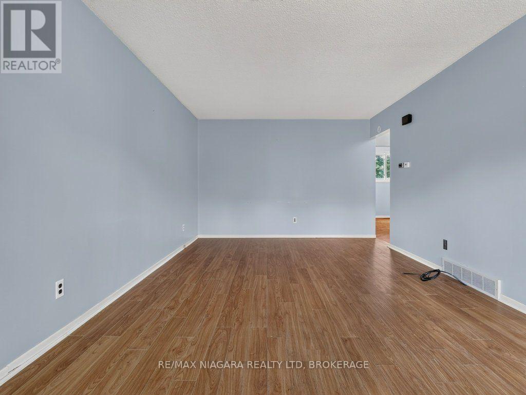 6127 Strohan Street, Niagara Falls, Ontario  L2J 3J3 - Photo 13 - X13552318