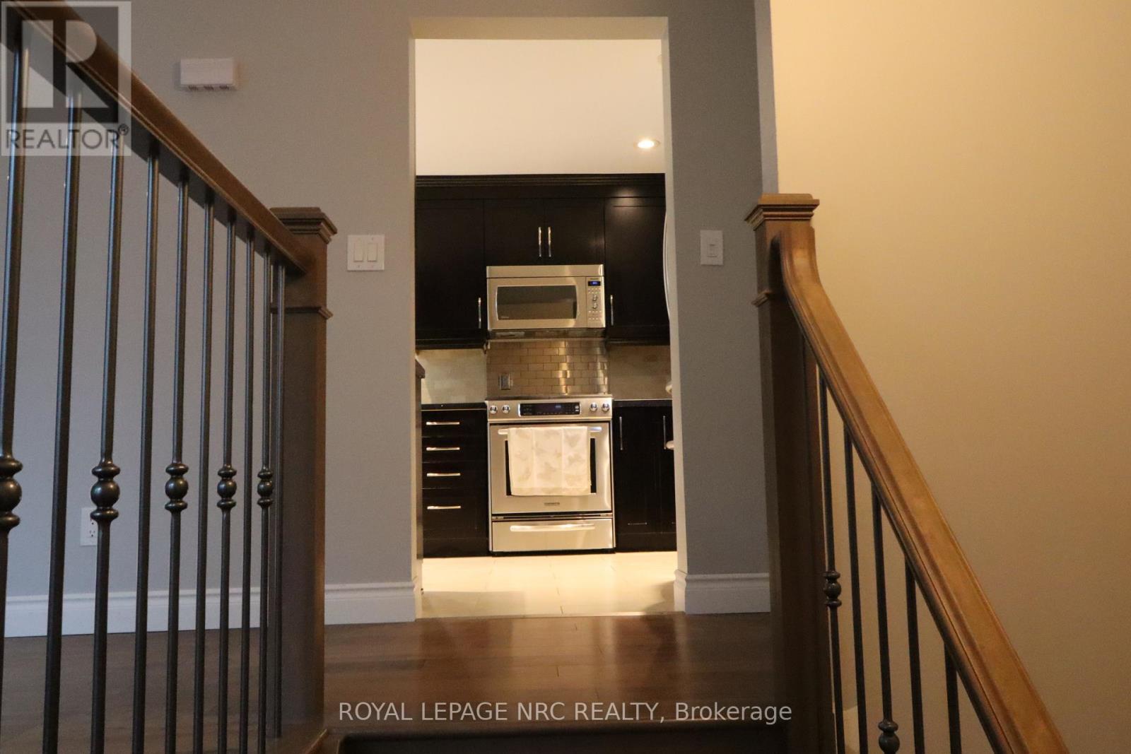 7689 Trackview Street, Niagara Falls, Ontario  L2H 2Z6 - Photo 10 - X13552330