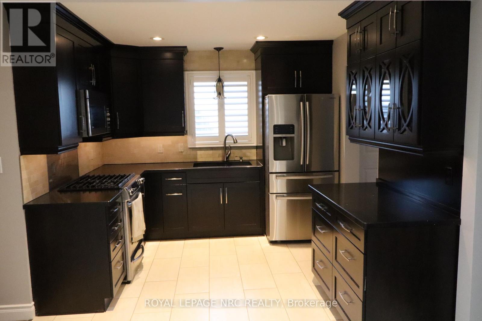 7689 Trackview Street, Niagara Falls, Ontario  L2H 2Z6 - Photo 4 - X13552330