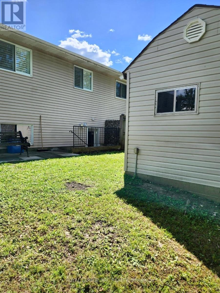 7689 Trackview Street, Niagara Falls, Ontario  L2H 2Z6 - Photo 41 - X13552330