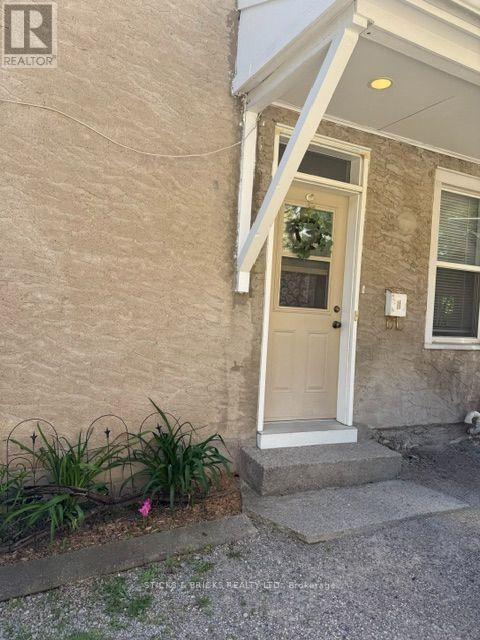 12 Cross Street, St. Catharines, Ontario  L2R 2W5 - Photo 5 - X13553060