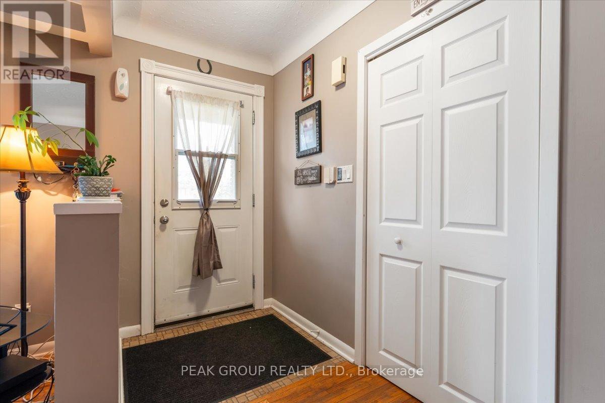18 Karen Crescent, Welland, Ontario  L3C 2Y6 - Photo 3 - X13553194