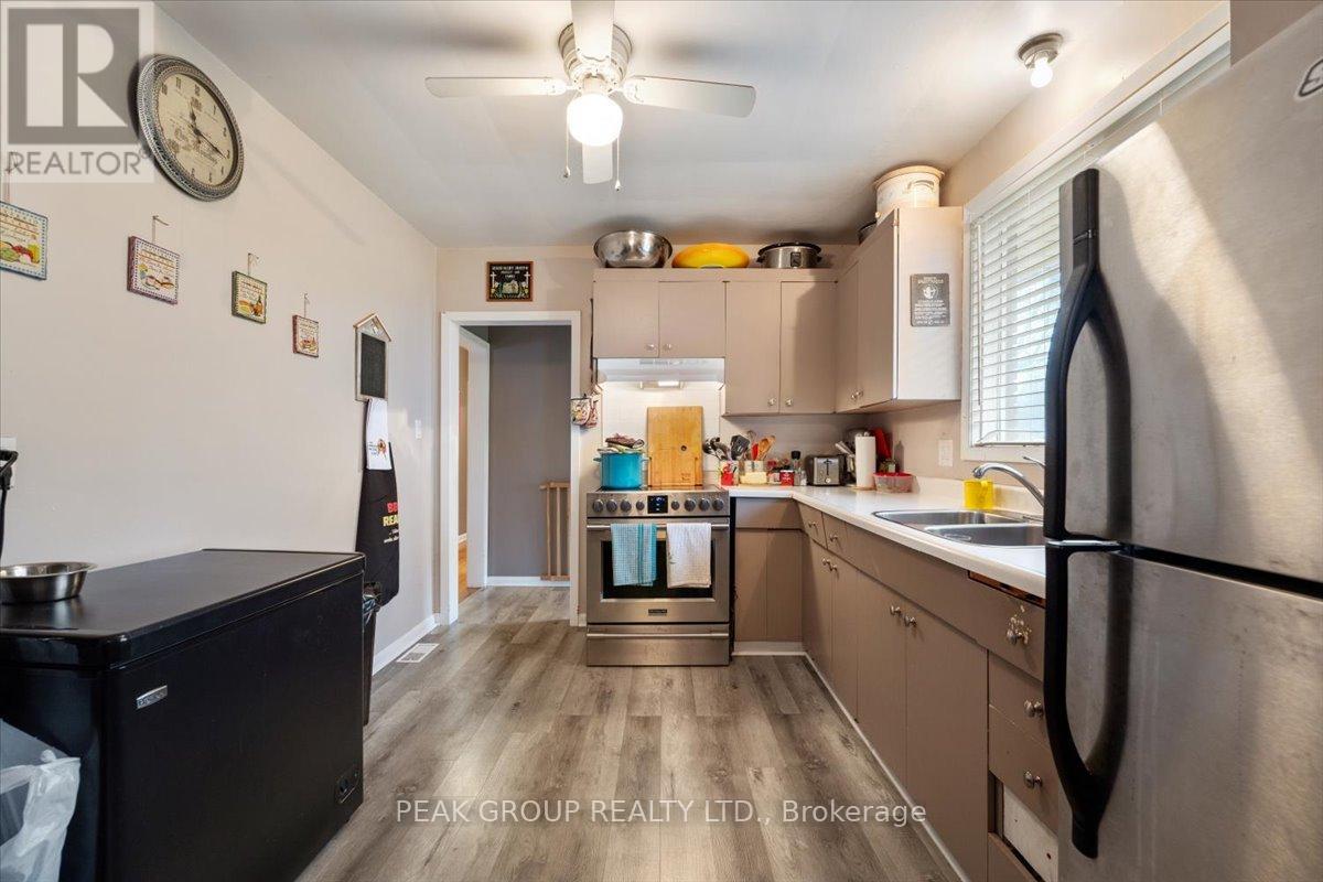 18 Karen Crescent, Welland, Ontario  L3C 2Y6 - Photo 7 - X13553194