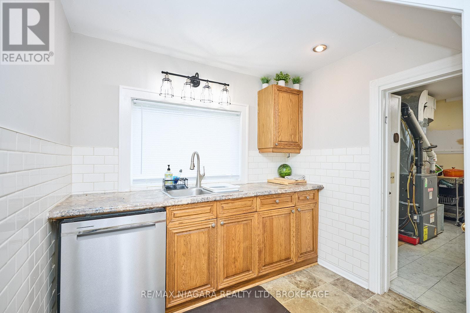 1444 Lakehurst Avenue, Fort Erie, Ontario  L2A 3A3 - Photo 8 - X13553314