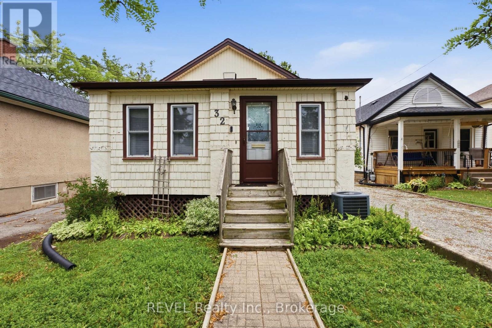 32 St Peter Street, St. Catharines, Ontario  L2T 1N9 - Photo 4 - X13554030