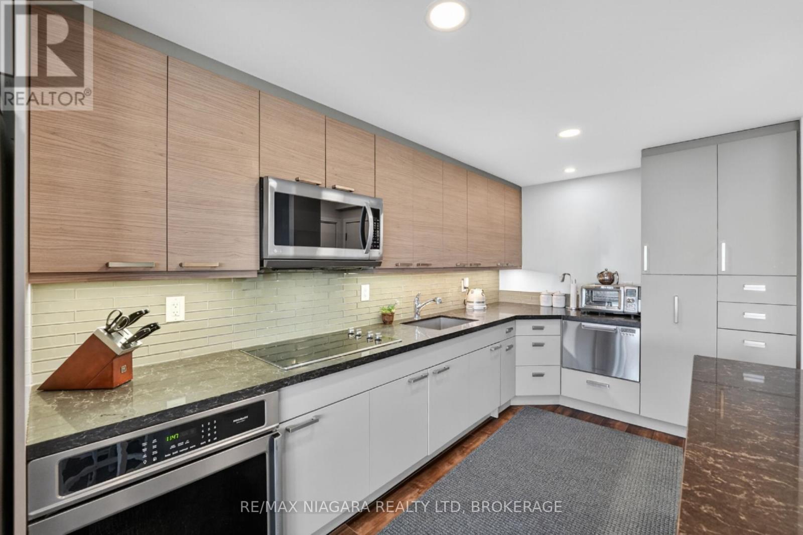 711 - 81 Scott Street, St. Catharines, Ontario  L2N 7L5 - Photo 4 - X13554366