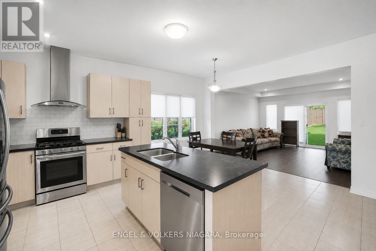 117 Juneberry Road, Thorold, Ontario  L2V 0H8 - Photo 5 - X13554410