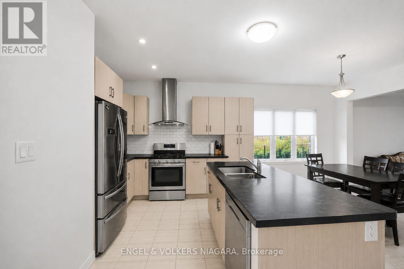 117 Juneberry Road, Thorold, Ontario  L2V 0H8 - Photo 6 - X13554410