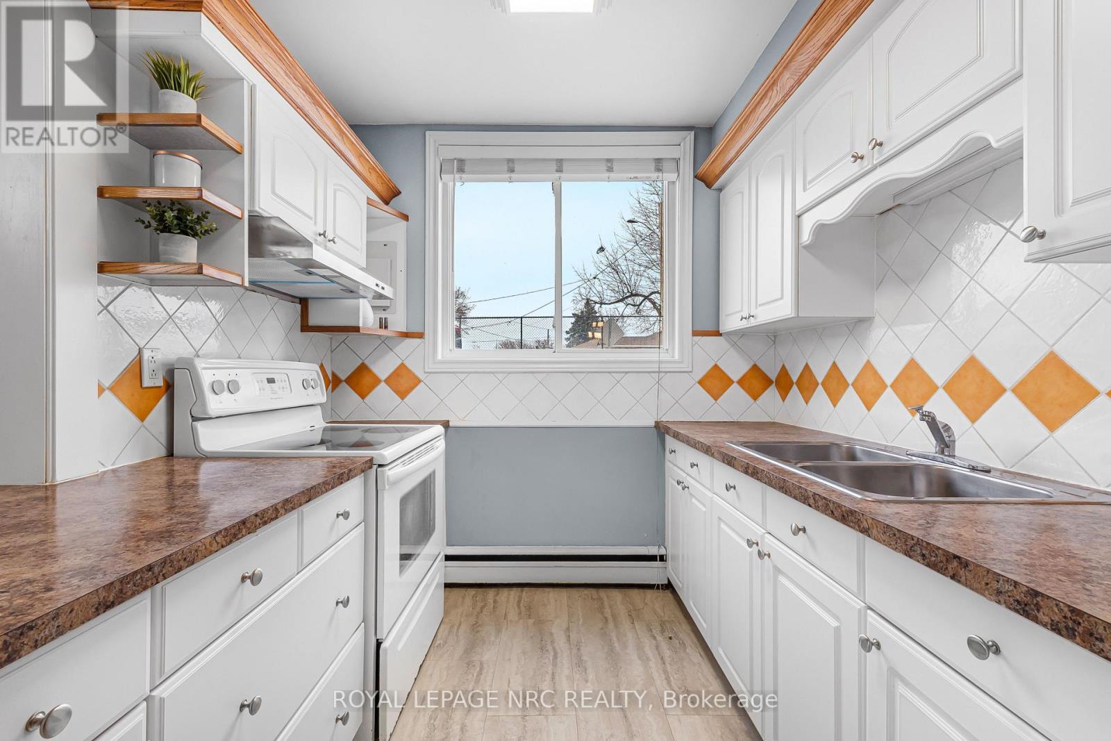 7 - 454 Carlton Street, St. Catharines, Ontario  L2M 4X1 - Photo 4 - X13555188