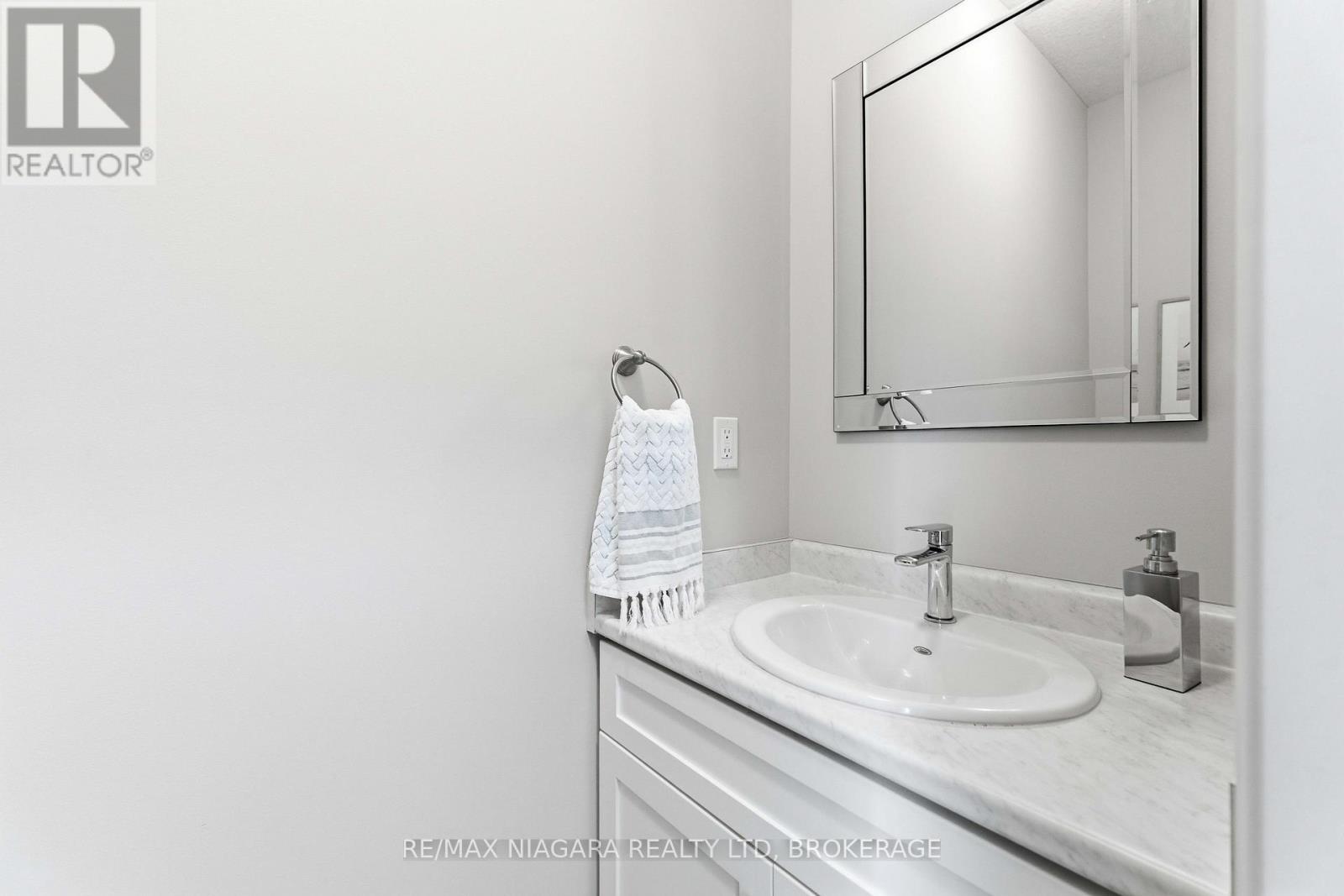 23b Bloomfield Avenue, St. Catharines, Ontario  L2P 1W8 - Photo 18 - X13555298