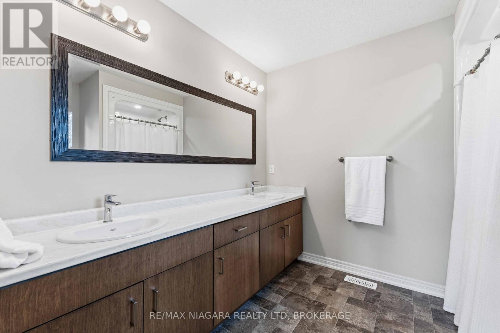 23b Bloomfield Avenue, St. Catharines, Ontario  L2P 1W8 - Photo 24 - X13555298
