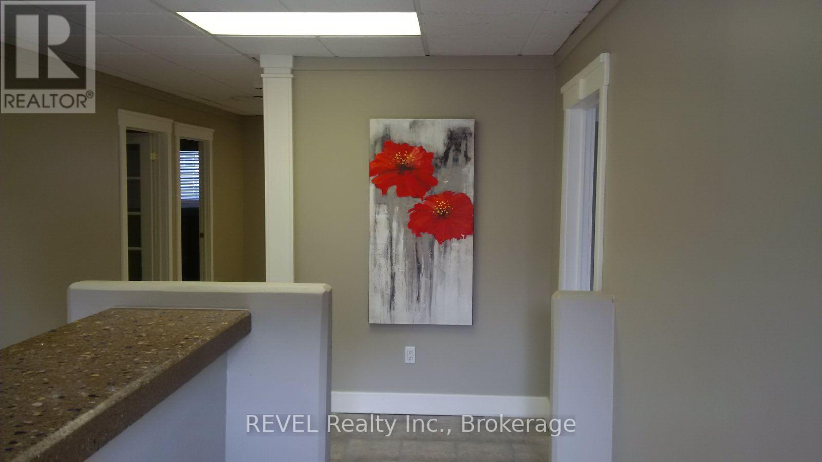 73 Ontario Street, St. Catharines, Ontario  L2R 5J5 - Photo 2 - X13555470