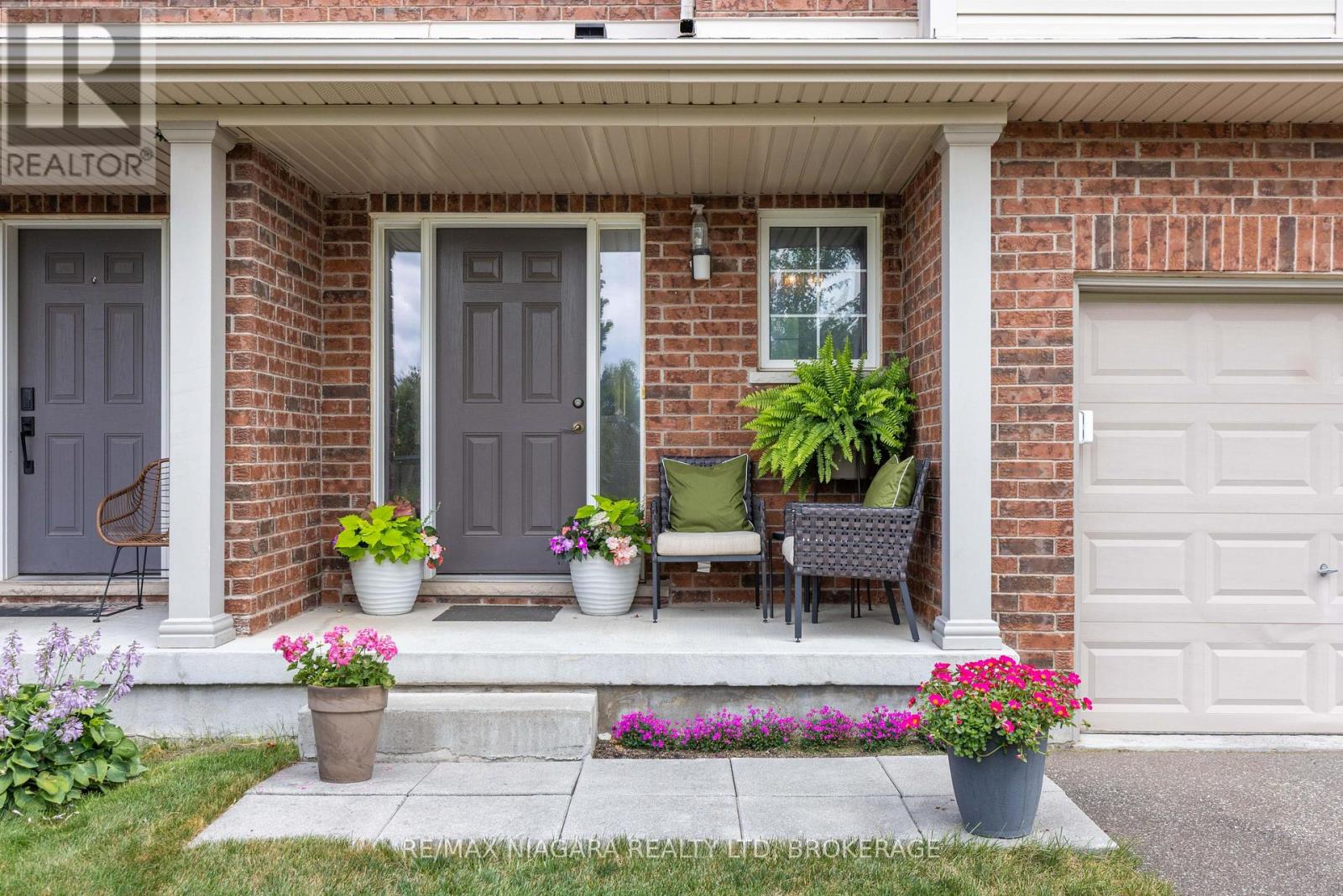 8625 Upper Canada Drive, Niagara Falls, Ontario  L2H 0B7 - Photo 2 - X13555822