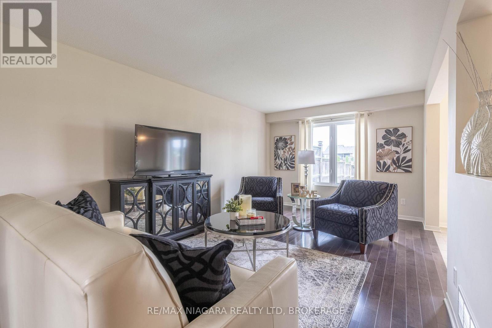 8625 Upper Canada Drive, Niagara Falls, Ontario  L2H 0B7 - Photo 4 - X13555822