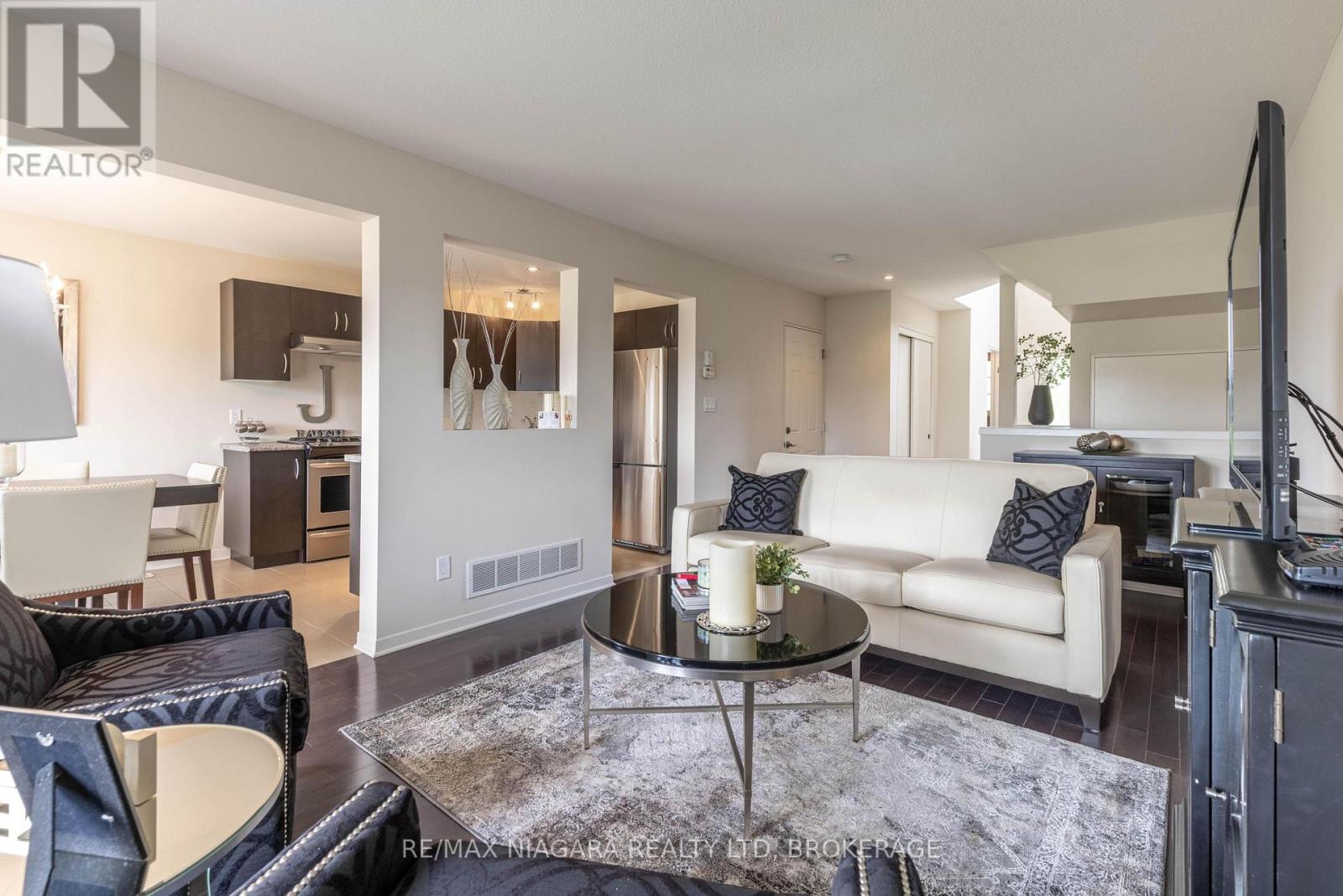 8625 Upper Canada Drive, Niagara Falls, Ontario  L2H 0B7 - Photo 6 - X13555822