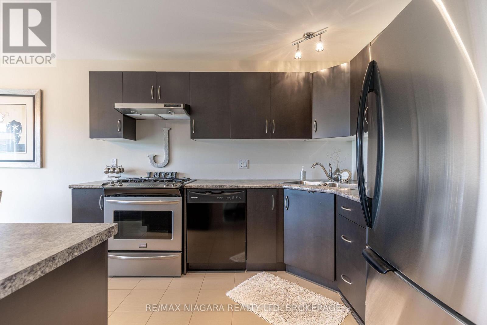 8625 Upper Canada Drive, Niagara Falls, Ontario  L2H 0B7 - Photo 8 - X13555822