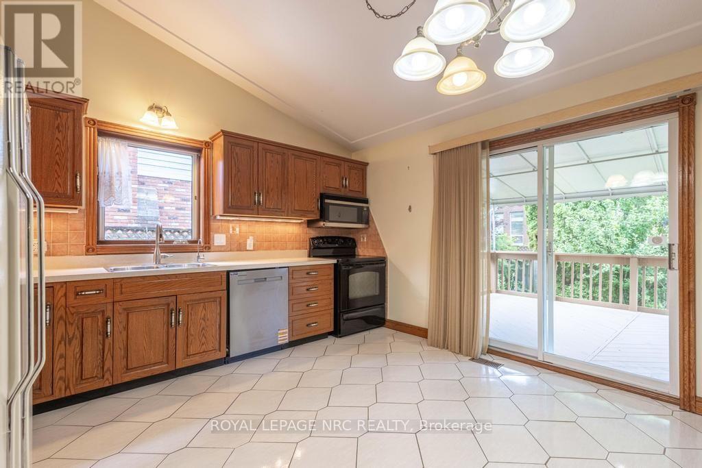 5 Bahama Bay, St. Catharines, Ontario  L2M 7W2 - Photo 10 - X13555828