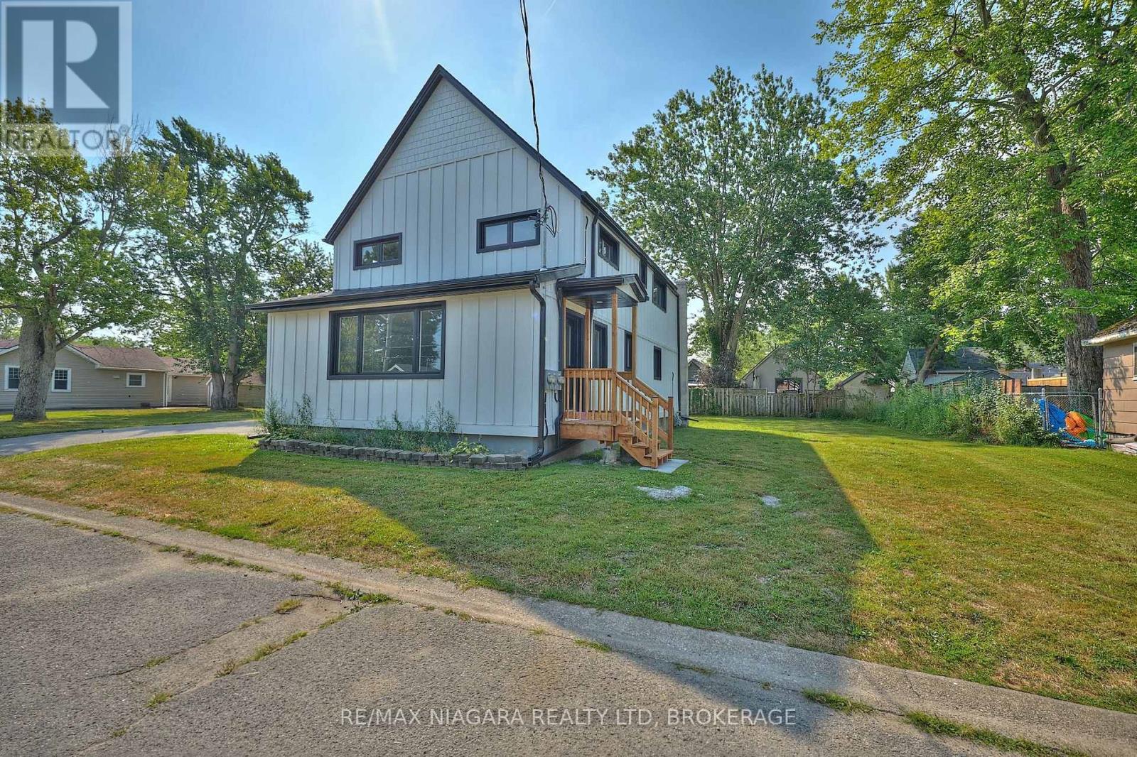 LOWER - 19 MACCABEE AVENUE, Fort Erie, Ontario