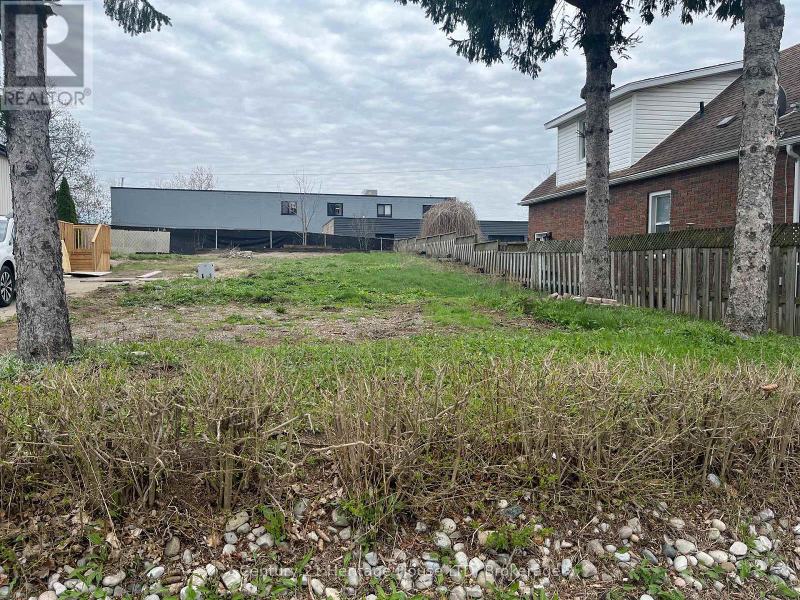 V/l Patricia Street, Thorold, Ontario  L2V 3W1 - Photo 2 - X13557038
