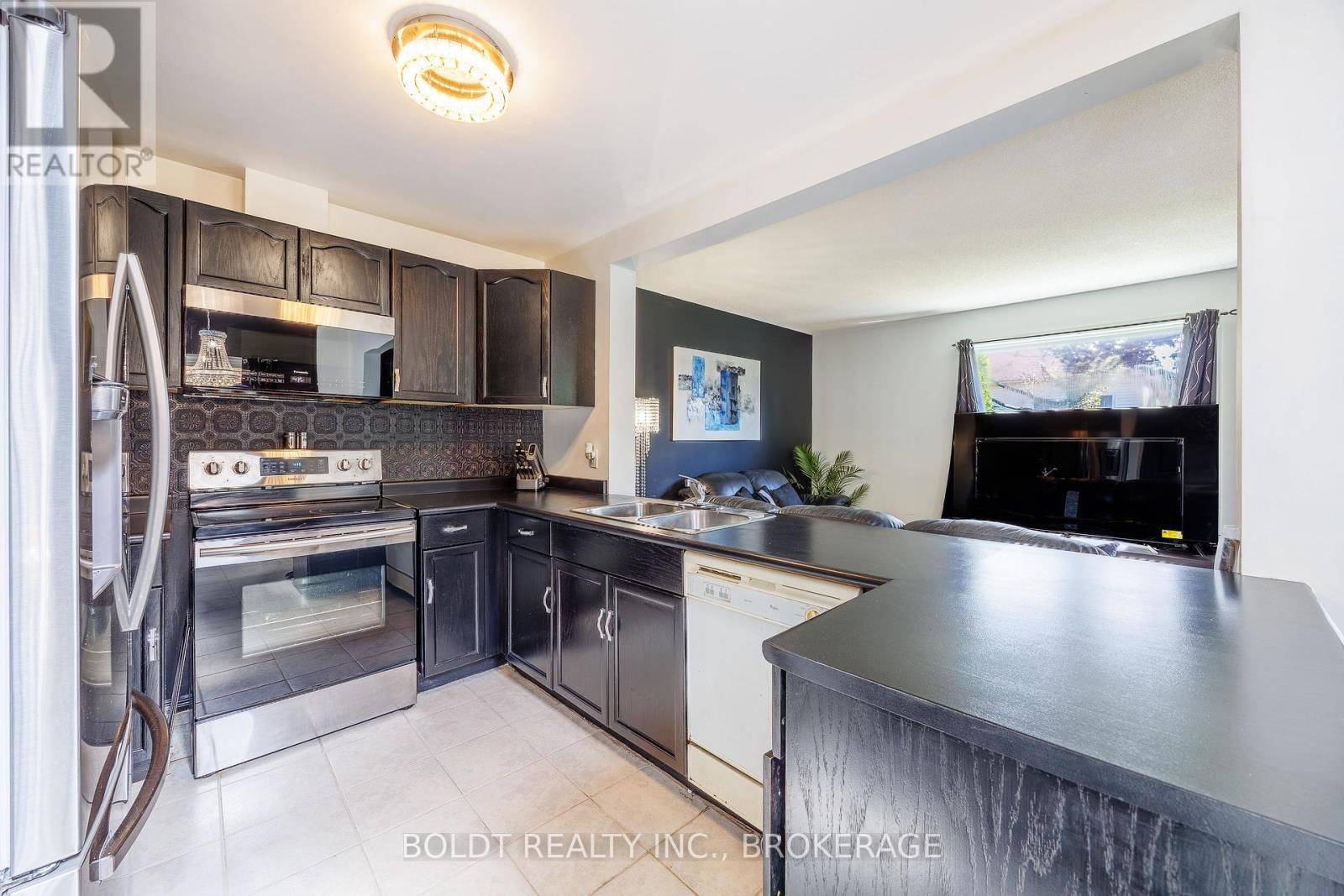 10 Maria Street, St. Catharines, Ontario  L2S 3Y3 - Photo 6 - X13557282
