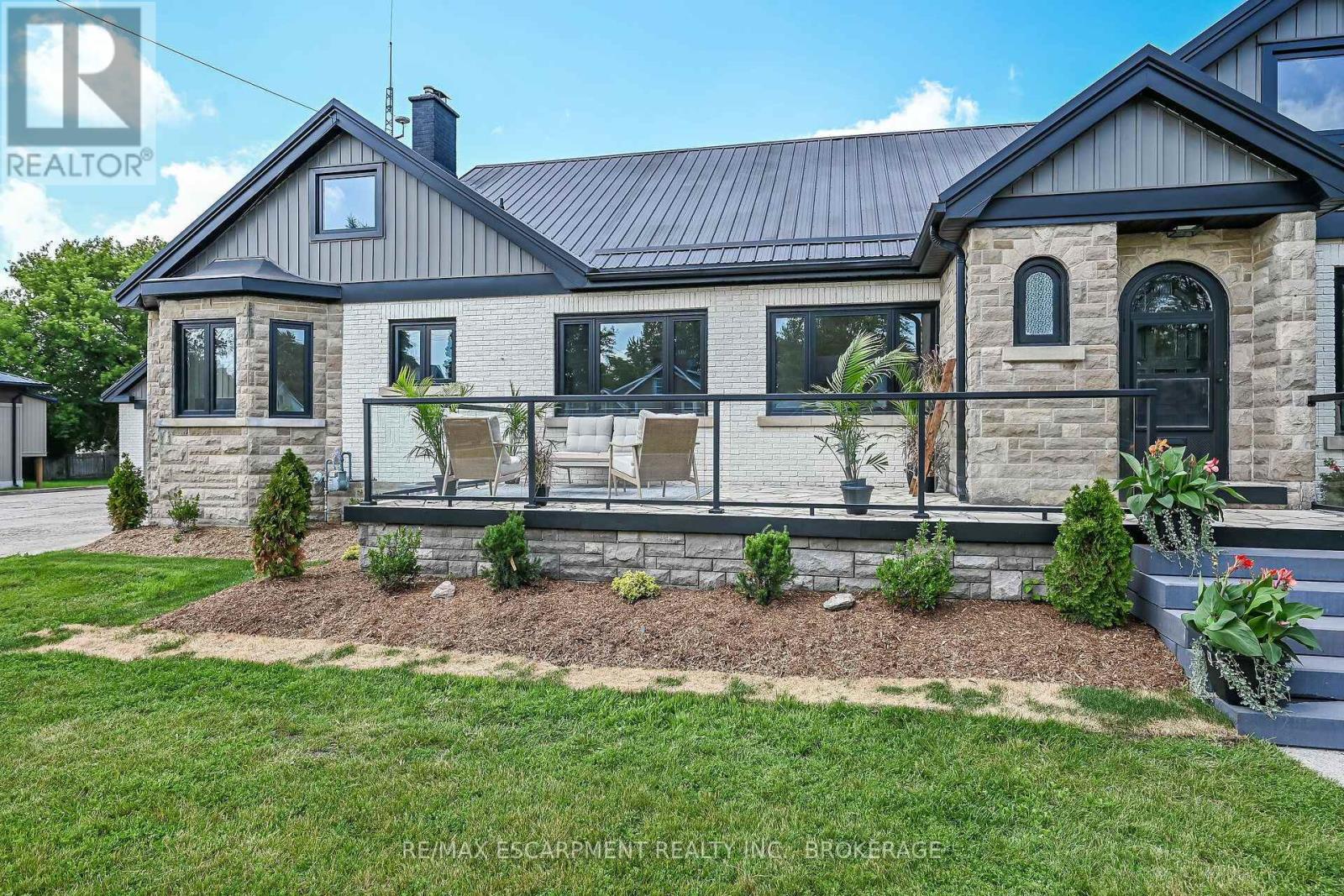 27 CHURCH STREET E, Norfolk, Ontario