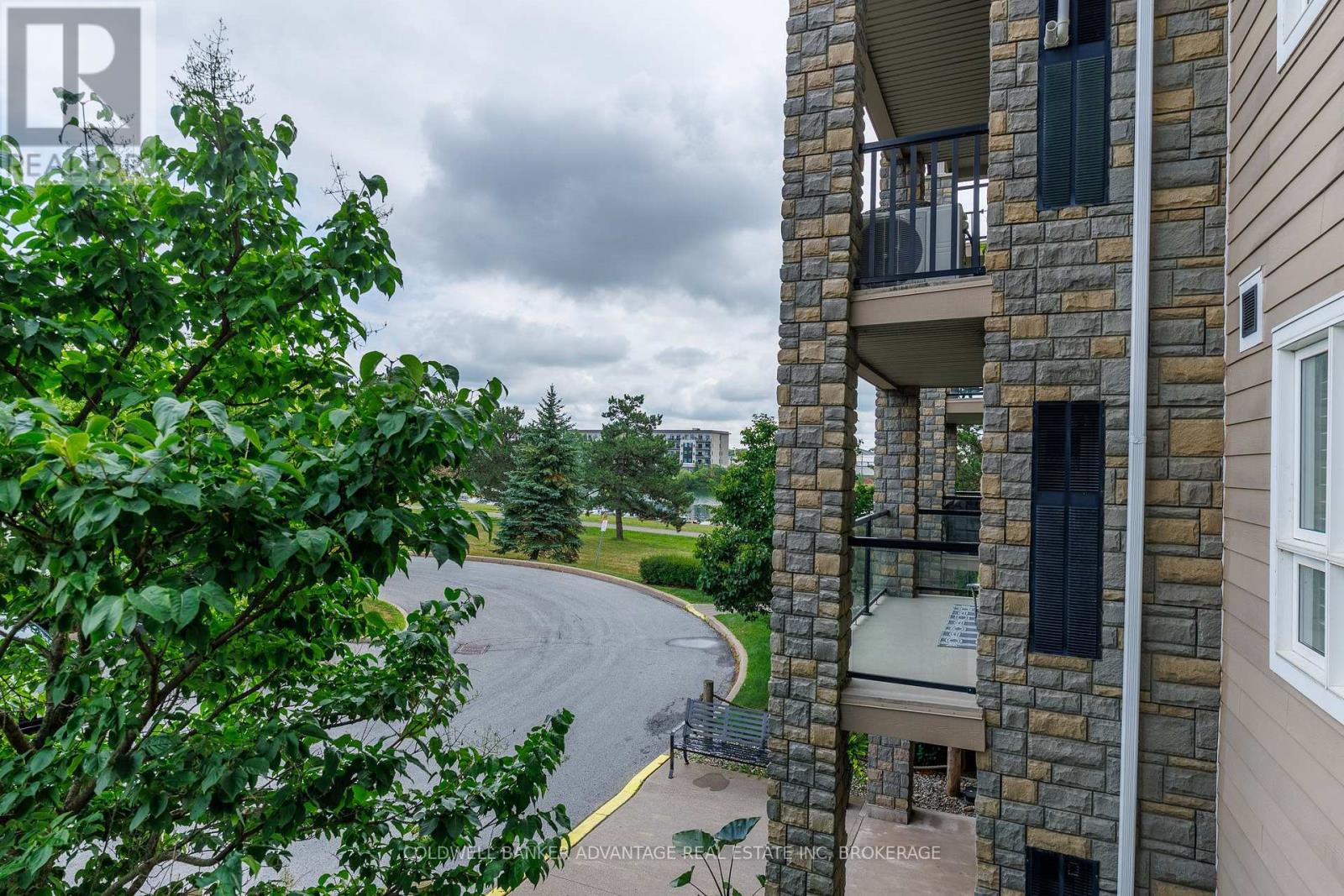 1208 - 330 Prince Charles Drive S, Welland, Ontario  L3C 7B3 - Photo 13 - X13559442