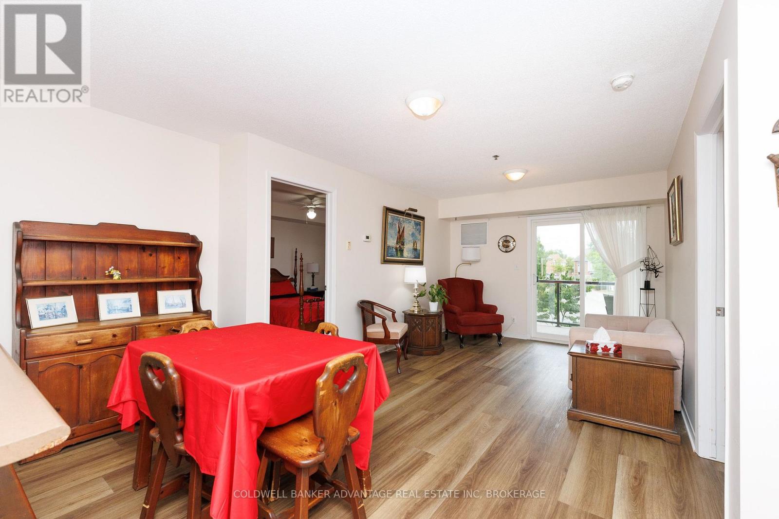 1208 - 330 Prince Charles Drive S, Welland, Ontario  L3C 7B3 - Photo 3 - X13559442