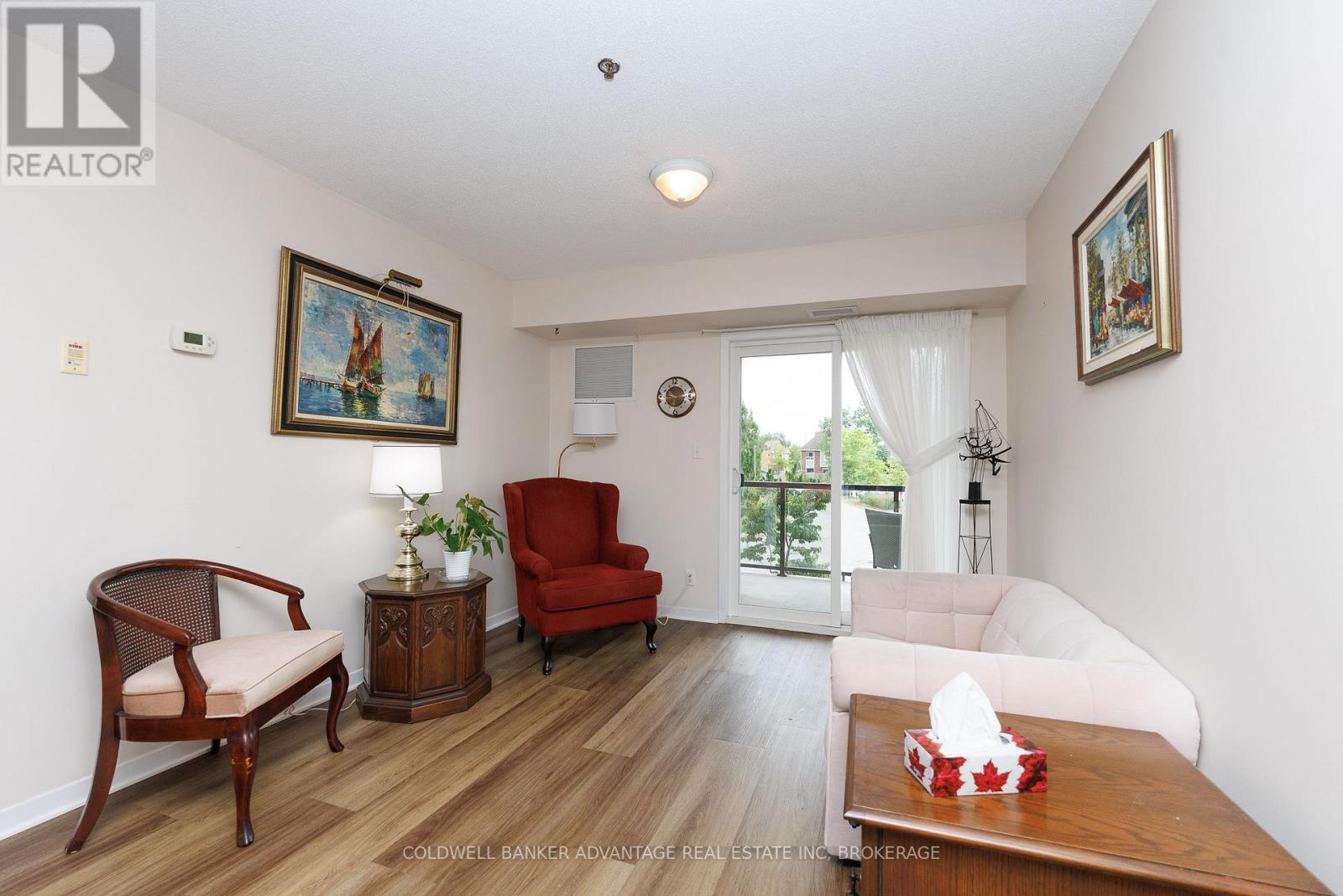 1208 - 330 Prince Charles Drive S, Welland, Ontario  L3C 7B3 - Photo 4 - X13559442