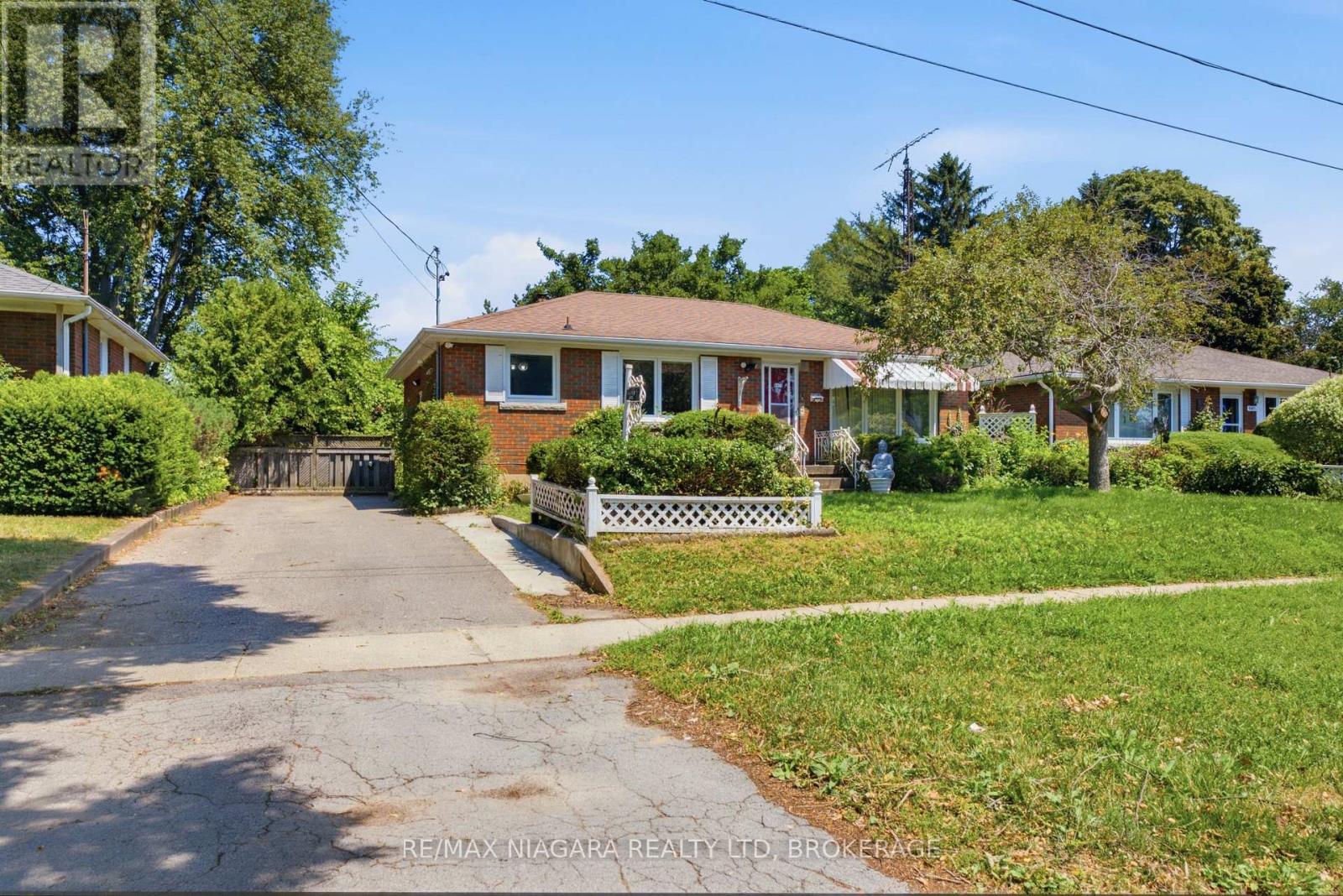 6479 BROCK STREET, Niagara Falls, Ontario