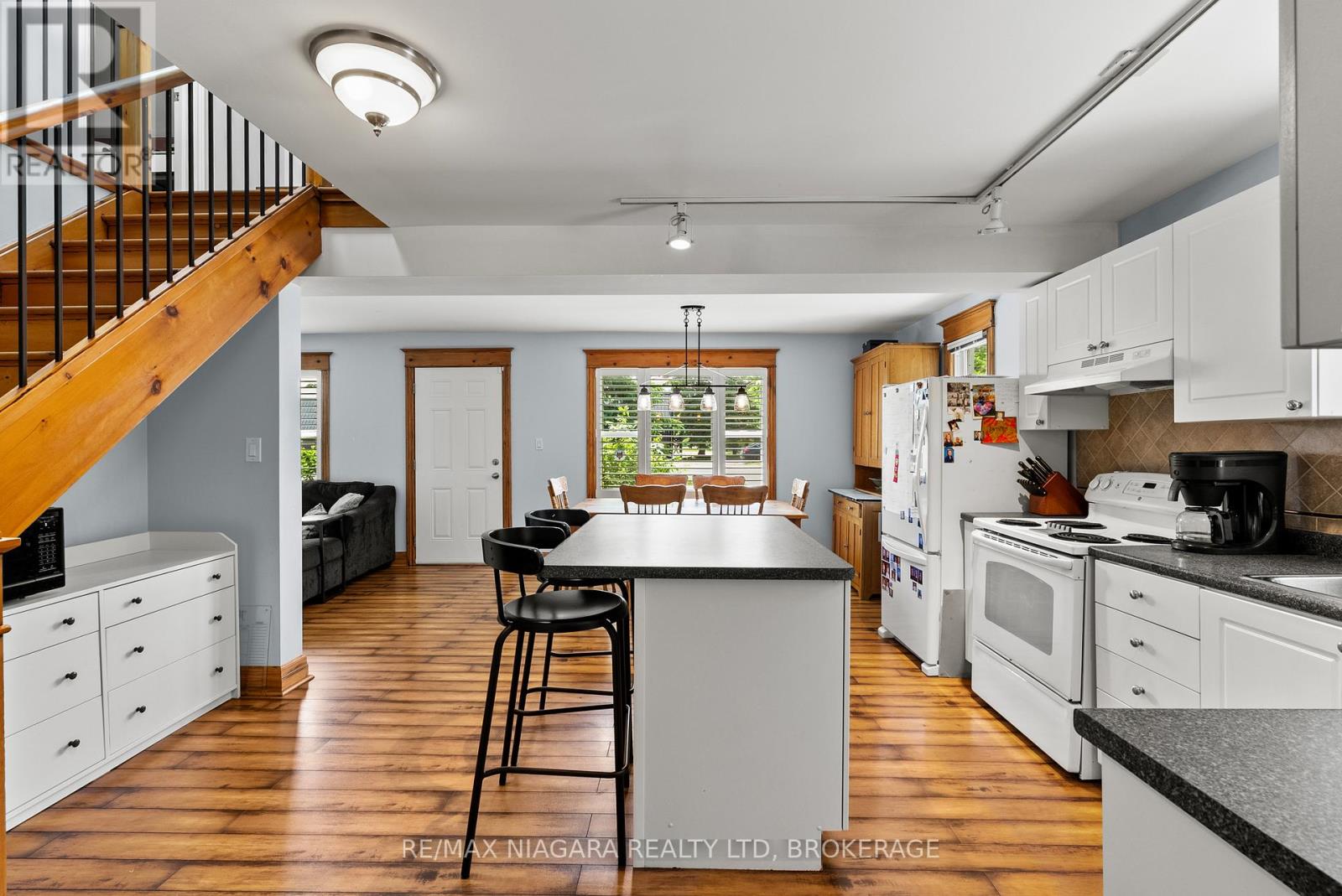 848 East And West Line Road, Niagara-On-The-Lake, Ontario  L0S 1J0 - Photo 13 - X13559888