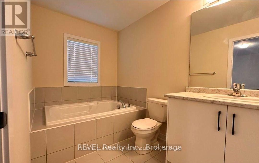 36 Rowlock Street, Welland, Ontario  L3B 0M7 - Photo 10 - X13559954