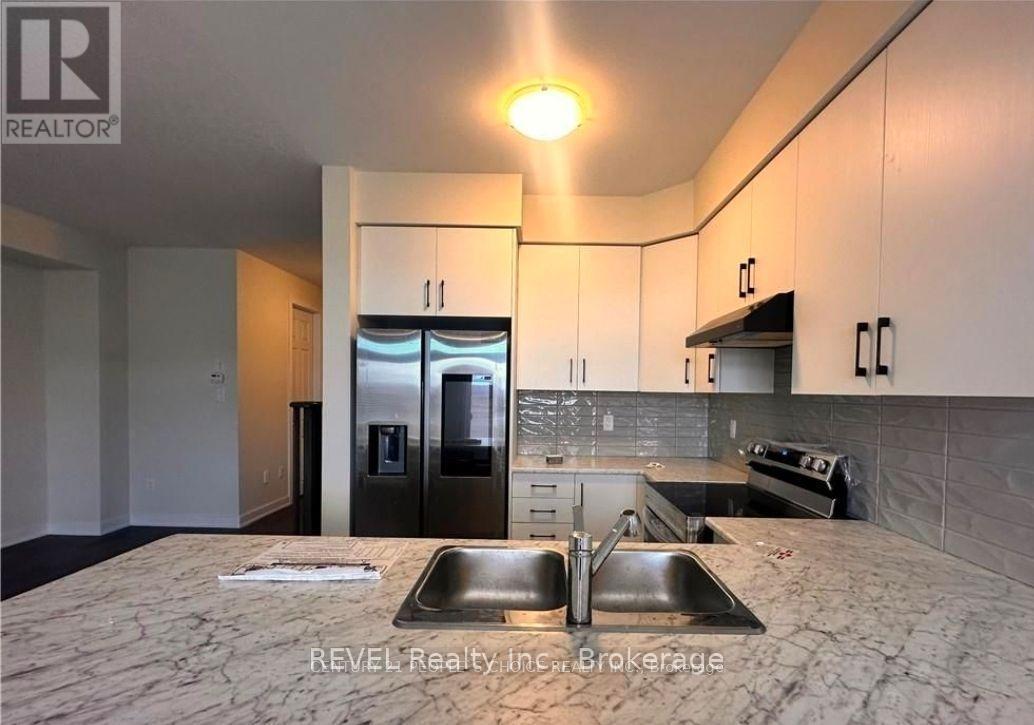 36 Rowlock Street, Welland, Ontario  L3B 0M7 - Photo 2 - X13559954
