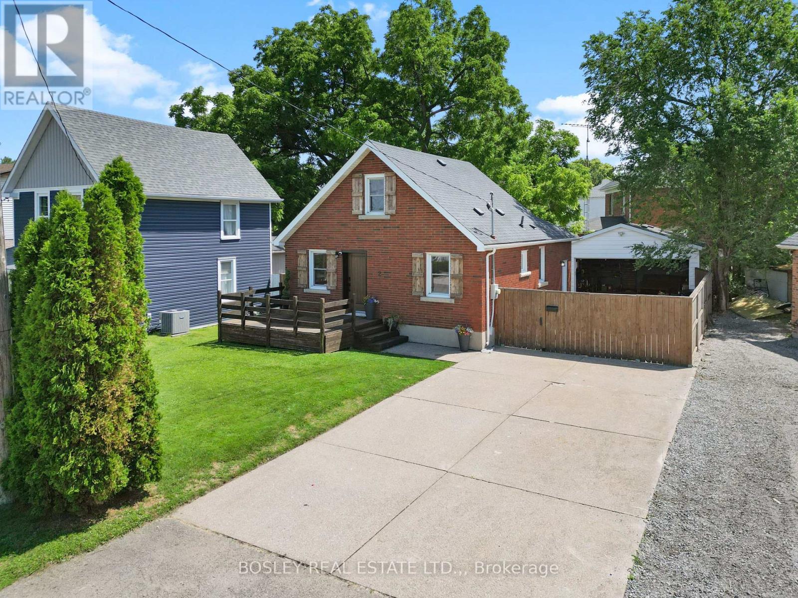 2 MONRO STREET, St. Catharines, Ontario