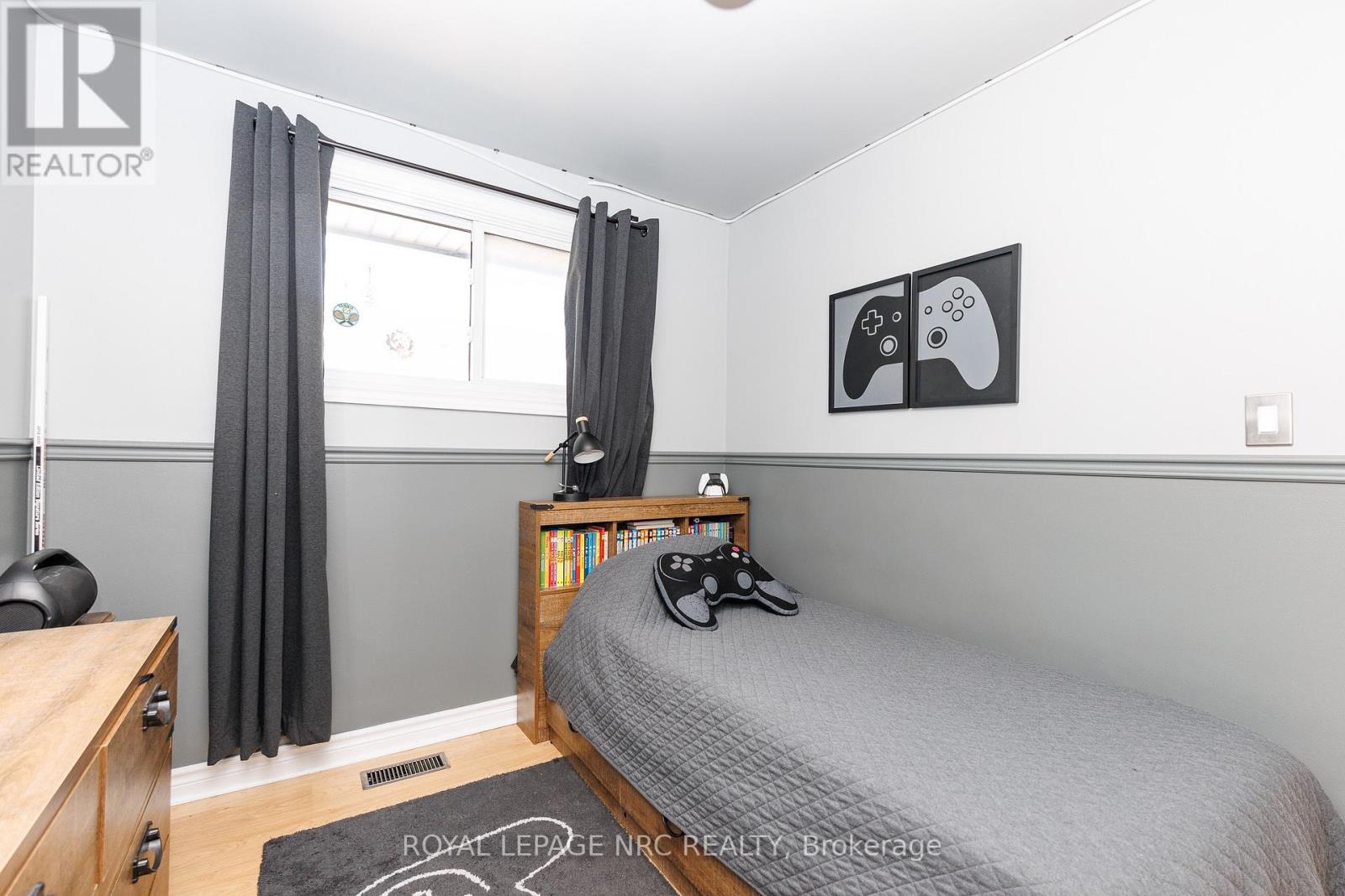 8025 Michael Street, Niagara Falls, Ontario  L2H 2B6 - Photo 13 - X13560058