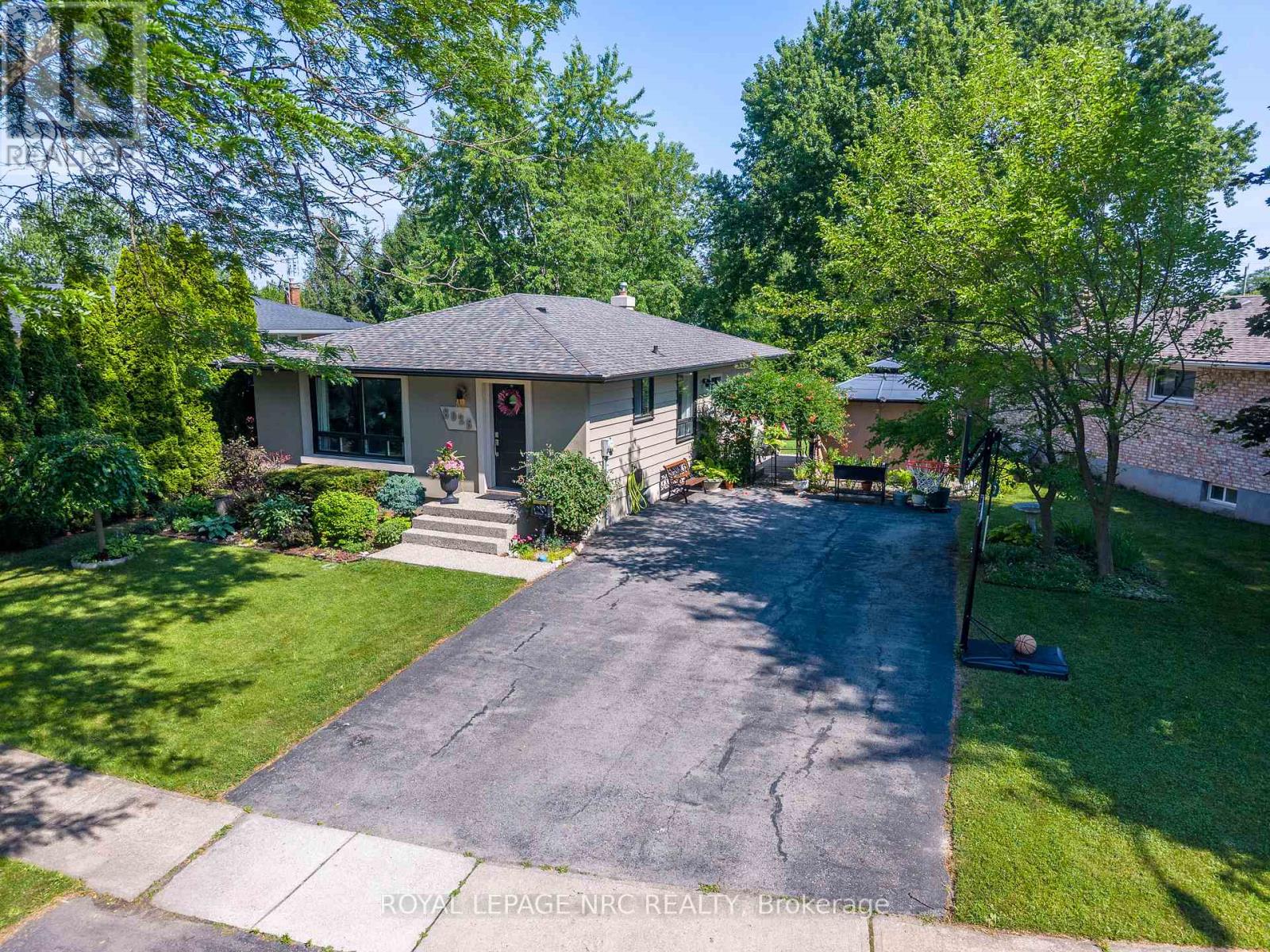 8025 Michael Street, Niagara Falls, Ontario  L2H 2B6 - Photo 2 - X13560058