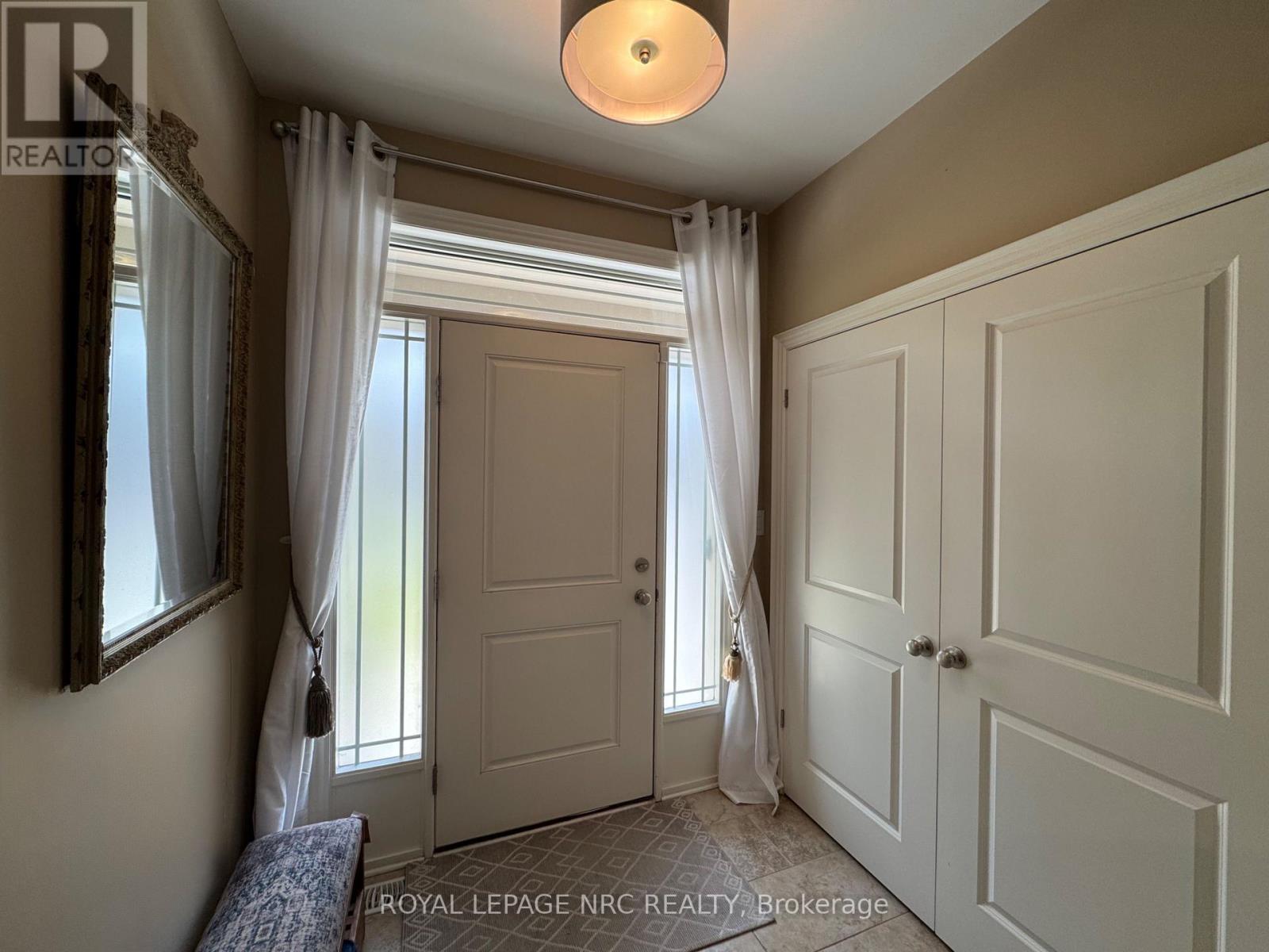 2 - 6186 Dorchester Road, Niagara Falls, Ontario  L2G 5T2 - Photo 2 - X13560722