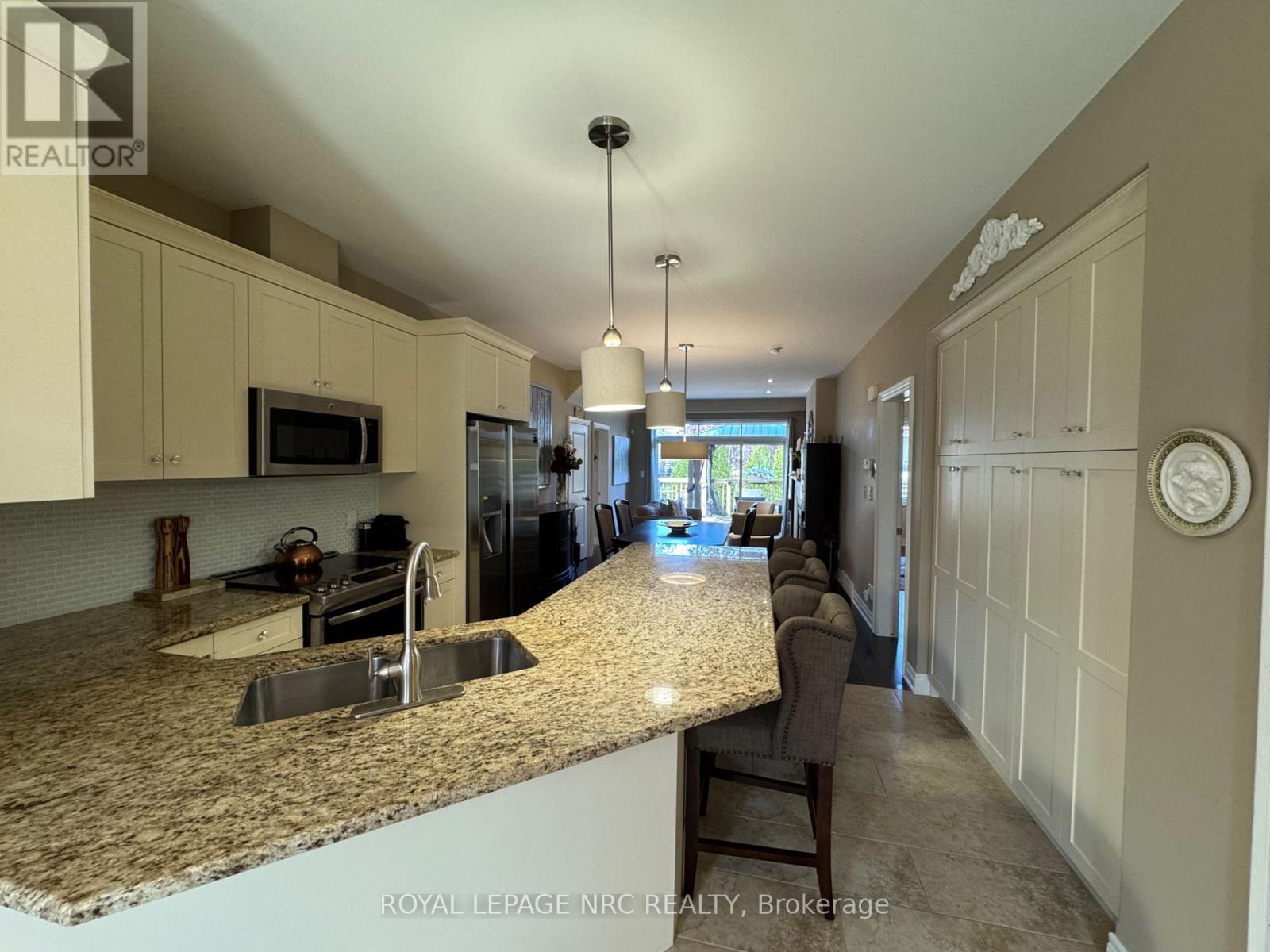2 - 6186 Dorchester Road, Niagara Falls, Ontario  L2G 5T2 - Photo 4 - X13560722