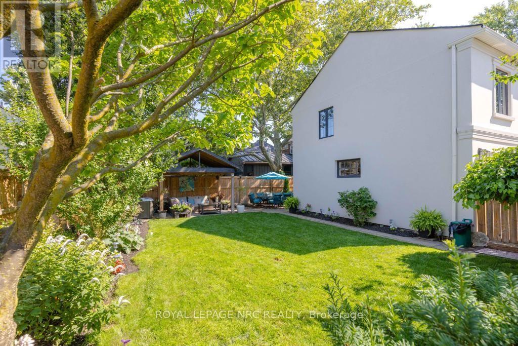 15 Wychwood Road, St. Catharines, Ontario  L2R 3S1 - Photo 6 - X13561520